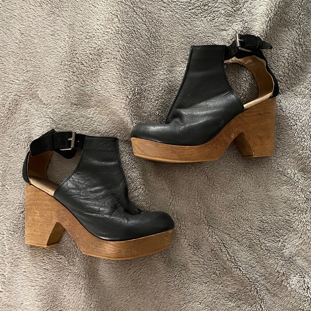 Free people clogs